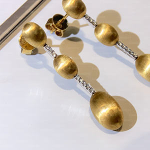 Boucles d'oreilles clous de luxe GEMLOVE en or 18 carats avec diamant rond de 0,096 carat cultivé en laboratoire pour fiançailles, mariage et occasions spéciales - Product Image 2