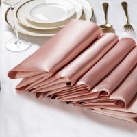 Serviettes en satin or rose en vrac-Réglage de la table de la mariée et du marié, accessoires pour accessoires photo