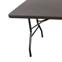 Table de bar légère en HDPE noir de 6 pieds, design pliable antirouille pour la restauration et les événements