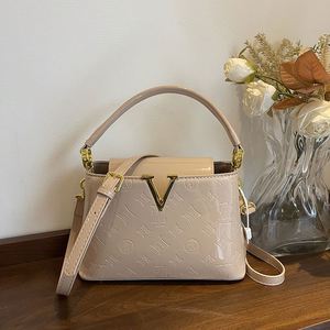 Bolso Tipo Cubo de Material PU de Alta Gama para Mujer - Se Puede Usar como Bolso de Hombro o Cruzado - Apto para Uso Diario.9916 - Product Image 3
