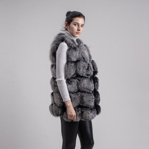 YY8046 Gilet Invernale da Donna in Vera Pelliccia di Volpe Naturale di Alta Qualità - Product Image 4