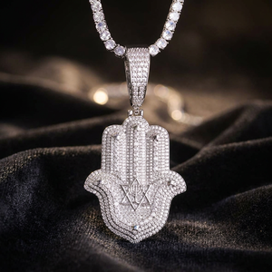 Colgante de Mano de Hamsa de Plata 925 de Lujo con Diamantes y Estrella de David con Micro Pavé, Amuleto Temático Unisex para Uso Diario - Product Image 3
