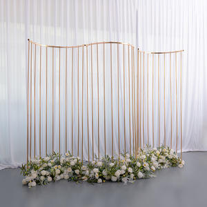 Arche florale dorée de mariage, moderne et stable, en forme de vague, pour décoration de scène de célébration - Product Image 6