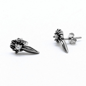 yunnique Flower <b>Stud</b> <b>Earrings</b> <b>Black</b> And White Claw Setting Diamond Inlay Gift Jewelry Geometric Design GZYE-0569 - Product Image 1
