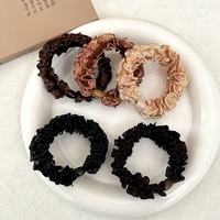 Gerüschtes Haargummi im koreanischen Stil in Milchtee- und Kaffeefarben – Süßes, schlichtes Haarschmuck für den Valentinstag