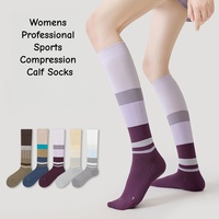 Chaussettes de compression sportives tricotées pour femmes, antidérapantes, respirantes, absorbant les chocs, rayées, hauteur genou, pour le yoga et la course à pied