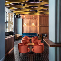 Fournitures de restaurant d'hôtel luxueuses et modernes, mobilier de cafétéria, petit ensemble de table de restaurant interactif d'intérieur, 4 chaises, projet