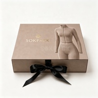 Boîte cadeau rigide pliable personnalisée pour vêtements avec nœud en ruban de satin pour vêtements de sport, emballage magnétique pliable pour vêtements