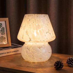 Nouvelle Lampe de Bureau en Verre Vert Design Champignon, Bougie LED en Verre pour la Décoration Intérieure - Product Image 1