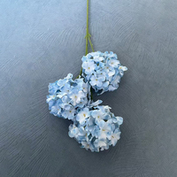 Bunga Hydrangea Biru Hijau Premium Tangkai Tunggal Artificial Real Touch Kepala Besar 3 Kepala untuk Dekorasi Pernikahan Acara Upacara