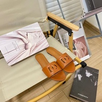 YESTEEM D Letter Sandales plates pour femme, nouvelle collection été, ajourées, en cuir, à bout rond, style décontracté et tendance