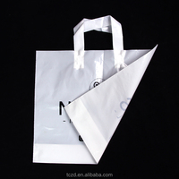 Sacs en plastique promotionnels en gros Commande en gros de sacs à provisions en plastique imprimés de logo personnalisé pour événements Salons et cadeaux