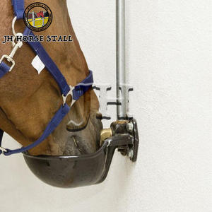 Cubo de agua de caballo aislado resistente a la congelación Cuenco estable al aire libre con accesorio de cubierta protectora - Product Image 4