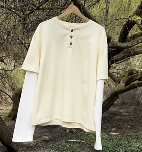 T-shirt Henley 2-en-1 pour homme, 100% coton, design uni, manches courtes, 210 grammes, séchage rapide, personnalisable, échantillon rapide, faible MOQ, OEM - Product Image 2