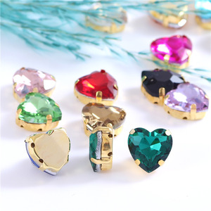Venta al por mayor de accesorios de joyería DIY con diamantes de cristal en forma de corazón y diamantes de cuatro puntas en forma de corazón. - Product Image 5