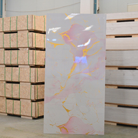 Lámina de PVC Laminado Blanco Claro con Efecto Mármol, Resistente al Agua, Solución Clásica y Moderna para Paredes Interiores y Atractivo Estético para Salas de Estar