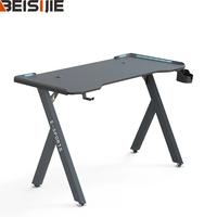 Bureau de jeu BEISIJIE KY-1 en forme de Z avec surface en fibre de carbone, crochet pour casque et éclairage RGB