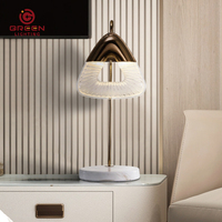 Lampe de table moderne en métal et cristal avec lumière LED blanc chaud non variable, veilleuse de chambre, décoration intérieure, CRI 80, garantie 2 ans