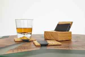 ชุดถาดรองแก้วไม้4ชิ้นพร้อมแท่นวางที่รองแก้วเครื่องดื่มแฮนด์เมดสำหรับโต๊ะกาแฟเหมาะสำหรับห้องครัวในบ้านหรือสำนักงาน - Product Image 4