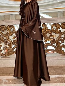 Kaftano Sharut da Eid di Dubai di Lusso, Elegante Abito da Festa con Maniche Svasate a Farfalla, Set Abaya da Donna Musulmana in Raso con Cintura di Diamanti - Product Image 4
