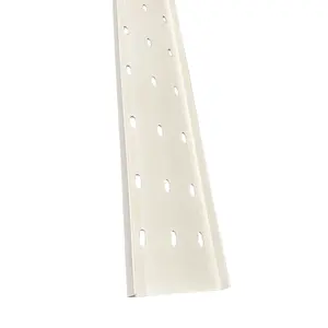 Plateaux de câbles flexibles perforés droits de PVC de couleur blanche résistante à la chaleur forte adaptée aux besoins du client de taille standard