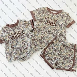 Completo Coordinato Personalizzato con Stampa Mimetica per Fratellino, Set Corto per Bambino Personalizzato, Tutina Oversize per Neonato - Product Image 3