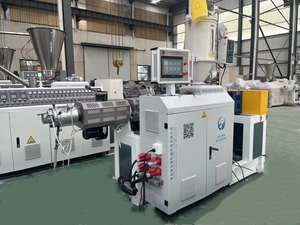 Machine d'extrusion de <span class=keywords><strong>tuyau</strong></span> d'aspiration en spirale pour <span class=keywords><strong>piscine</strong></span> d'eau en PVC Ligne de production de <span class=keywords><strong>tuyau</strong></span> renforcé incrusté de fil d'acier PVC - Product Image 2