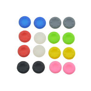 Chapeau universel en silicone pour manette de jeu directe d'usine pour PS3/PS4/XBOX ONE/XBOX360 et autres manettes de jeu - Product Image 3