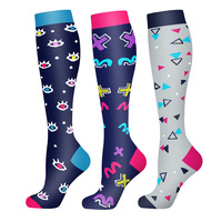 Chaussettes de compression pour la course en extérieur, multicolores, hauteur genou, pour hommes et femmes, en stock chez les fabricants