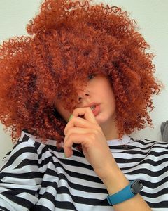 Perruque courte afro bouclée de 12 pouces, résistante à la chaleur, synthétique naturelle, noire, bouclée crépue, avec <span class=keywords><strong>frange</strong></span>, pour femme noire, perruque sans colle - Product Image 1
