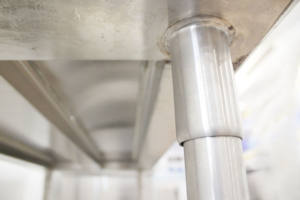 VICTORY KITCHEN-Table de travail en acier inoxydable avec dosseret fabriquée en Chine pour l'hôtellerie-Équipement pour la restauration et la boulangerie - Product Image 4