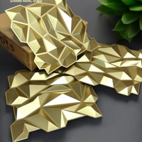 Panneaux muraux 3D en PVC effet miroir MOI Modern Mirror 50x50cm, installation sans clou ni colle