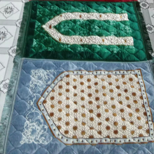 พรมละหมาดอิสลามสุดหรู น้ำหนักเบา สีสันสวยงาม พรมละหมาดสไตล์มุสลิม บริการ OEM - 80"x120" - Product Image 1