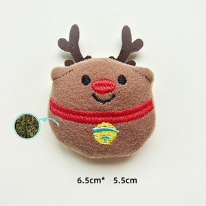 Kerstthema Kat Pluche Kattenkruid Kauwspeelgoed Molaire Bijtbestendig Zelf-Hi Santa Eland Appel Huisdier Knuffel Met Kattenkruid Dierbenodigdheden - Product Image 3
