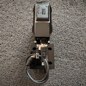 วาล์วไฮดรอลิกแบบคาร์ทริดจ์ Parker D3FPE50YB9HB70P80 โซลินอยด์ อะไหล่อุตสาหกรรม - Product Image 3