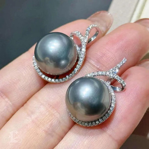 Orecchini a Perno con Perline Grigie per Donne, Design Avvolgente, Eleganti e alla Moda per Uso Quotidiano - Product Image 4
