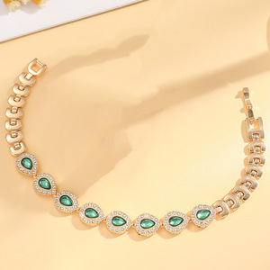Nouveau cadran vert frais Aurora incrusté de diamants <span class=keywords><strong>montre</strong></span> pour <span class=keywords><strong>femme</strong></span> Bracelet printemps été cadeau d'anniversaire en acier inoxydable <span class=keywords><strong>Quartz</strong></span> 10mm - Product Image 4