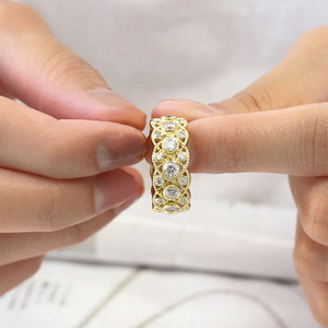 Bague ajourée tressée vintage pour femme, bijou de doigt élégant de style cour. - Product Image 4