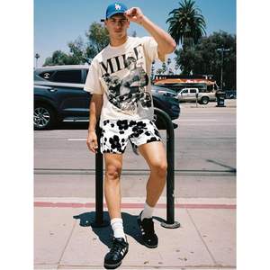 Shorts imprimés floraux personnalisés pour hommes, respirants avec poches, décontractés, streetwear, athlétiques, pour la course à pied - Product Image 1