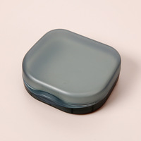 Vente en gros Boîte dentaire carrée avec tampon en silicone pour boîte de rangement pour prothèses dentaires orthodontiques logo personnalisé