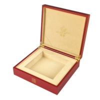 Boîte cadeau de luxe rectangulaire en bois recyclable faite à la main pour parfum avec motif gravé au laser