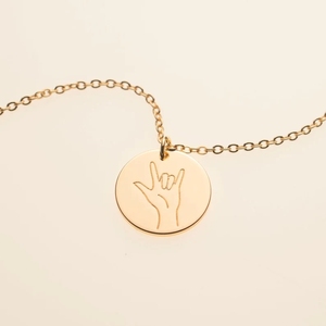Collar con colgante de acero inoxidable para mujer, joyería de oro con grabado Simple, con símbolo de manos - Product Image 1
