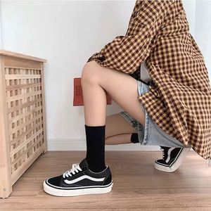 Calcetines Deportivos Personalizados para Hombre, Diseño de Tubo de Algodón, Logotipo Personalizado, Alta Calidad, Bajo MOQ, Venta al Por Mayor - Product Image 5