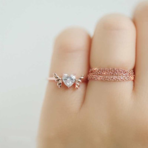 Anello a Cuore da Donna con Zirconi, Aperto e Regolabile, Elegante e Minimalista, Gioiello Statement per Uso Quotidiano - Product Image 4