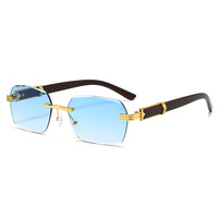 Lunettes de soleil rectangulaires sans monture pour femmes et hommes, style Y2K, branches effet bois, verres dégradés dorés, protection UV400, forme carrée étroite, rétro vintage streetwear