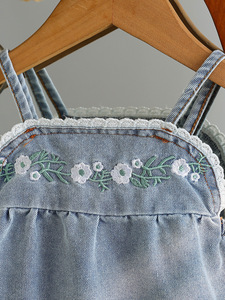 <span class=keywords><strong>ชุด</strong></span>เซ็ตสองชิ้น เสื้อแจ็คเก็ตปักลา<span class=keywords><strong>ย</strong></span>พิมพ์พร้อมเข็มขัดสำหรับเด็กผู้หญิง สไตล์ลำลอง ขา<span class=keywords><strong>ย</strong></span>ดีที่สุดปี 2025 + กางเกง<span class=keywords><strong>ย</strong></span>ีนส์ฟอกแบบ Heavy Industry Wash - Product Image 3