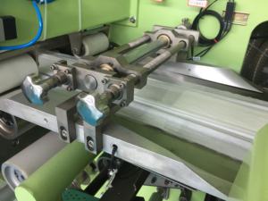 Автоматическая машина по производству детских подгузников с полусервоприводом, по цене Китая - Product Image 5