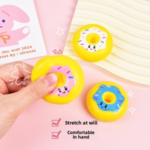 โดนัทจิ๋วน่ารัก บอลบีบคลายเครียด โมจิ ของขวัญตลกๆ สำหรับเด็ก 5-7 ปี ของเล่นบีบนุ่มเหนียว บรรเทาความเครียด ของเล่นบีบสำหรับงานปาร์ตี้ - Product Image 3