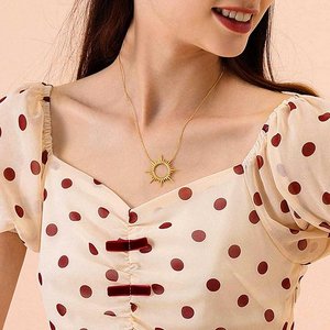 RFJEWEL 2026 Nuova Collana Trendy con Ciondolo a Forma di Sole in Ottone Placcato Oro con Zirconia Cubica e Catena ad Anello - Product Image 1