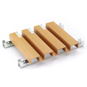 Panel de Techo de <span class=keywords><strong>PVC</strong></span> Compuesto de Madera WPC de 40*25 mm de Foshan Rucca, Diseño de Panel de Listones Falsos para Interiores de Tiendas, Diseño Interior Moderno - Product Image 5